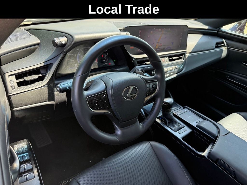 2022 Lexus ES — rear three-quarter view